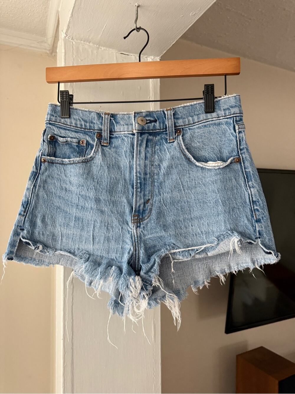 Abercrombie & Fitch The Mom Short High Rise Denim Shorts Size 27/4
